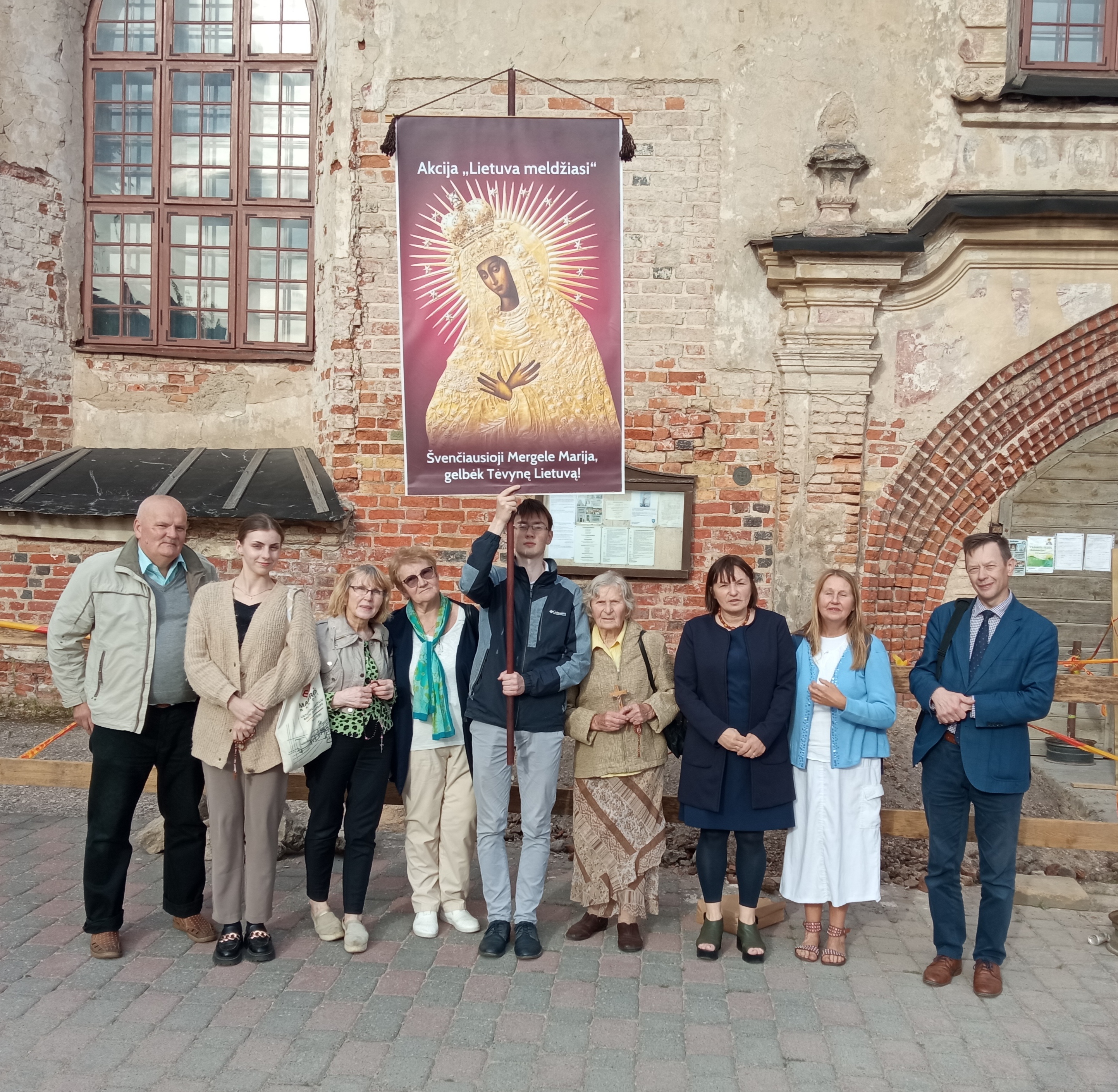 Ėjome nuo Vilniaus arkikatedros iki Vilniaus pranciškonų Švč. M. Marijos Ėmimo į dangų bažnyčios Trakų g.
