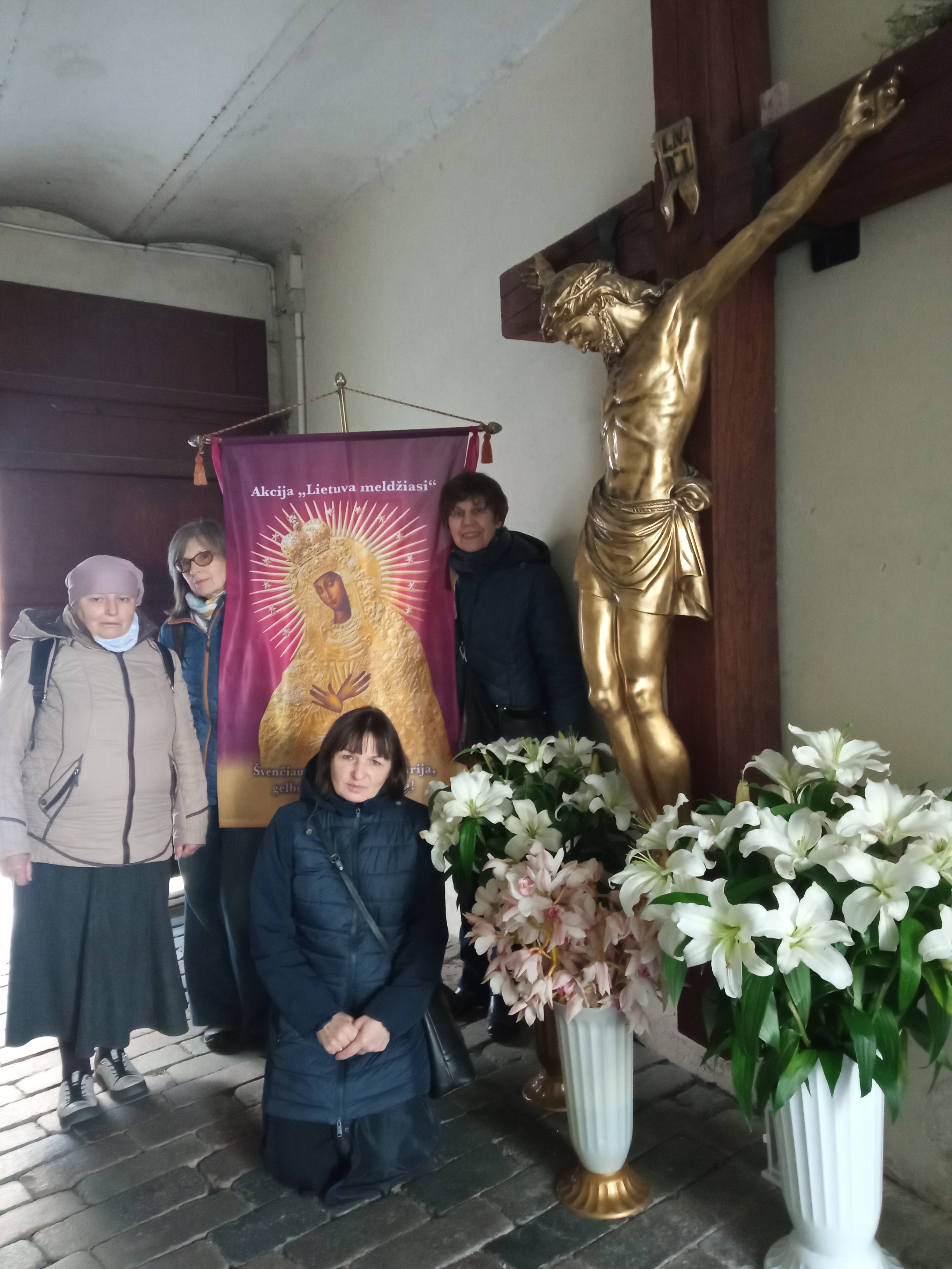 Gegužės 8 d. Vilniuje meldėsi 4 maldininkės
