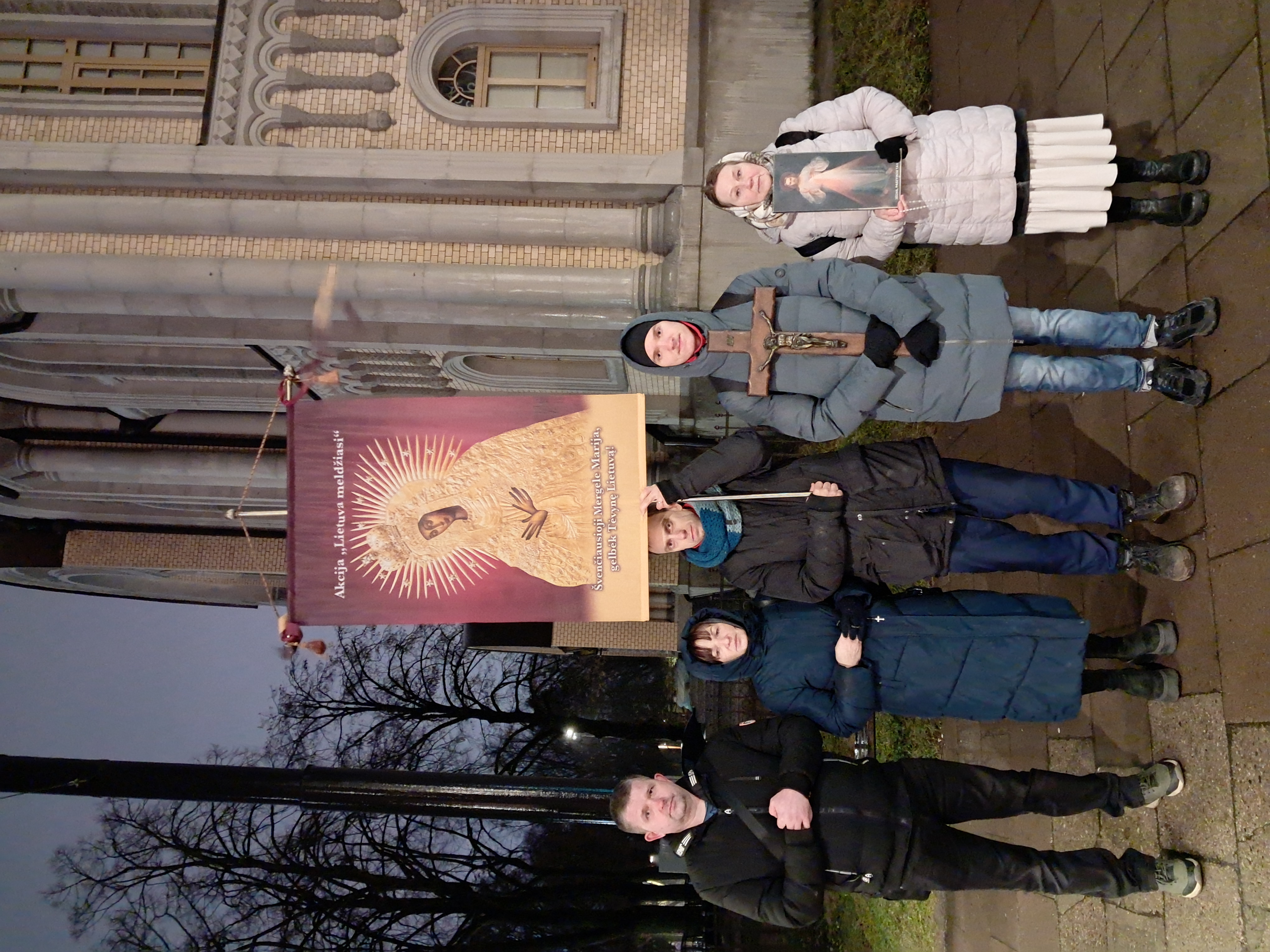 2025 sausio 1 d. meldėsi kartu Vilniaus ir Klepočių maldininkai
