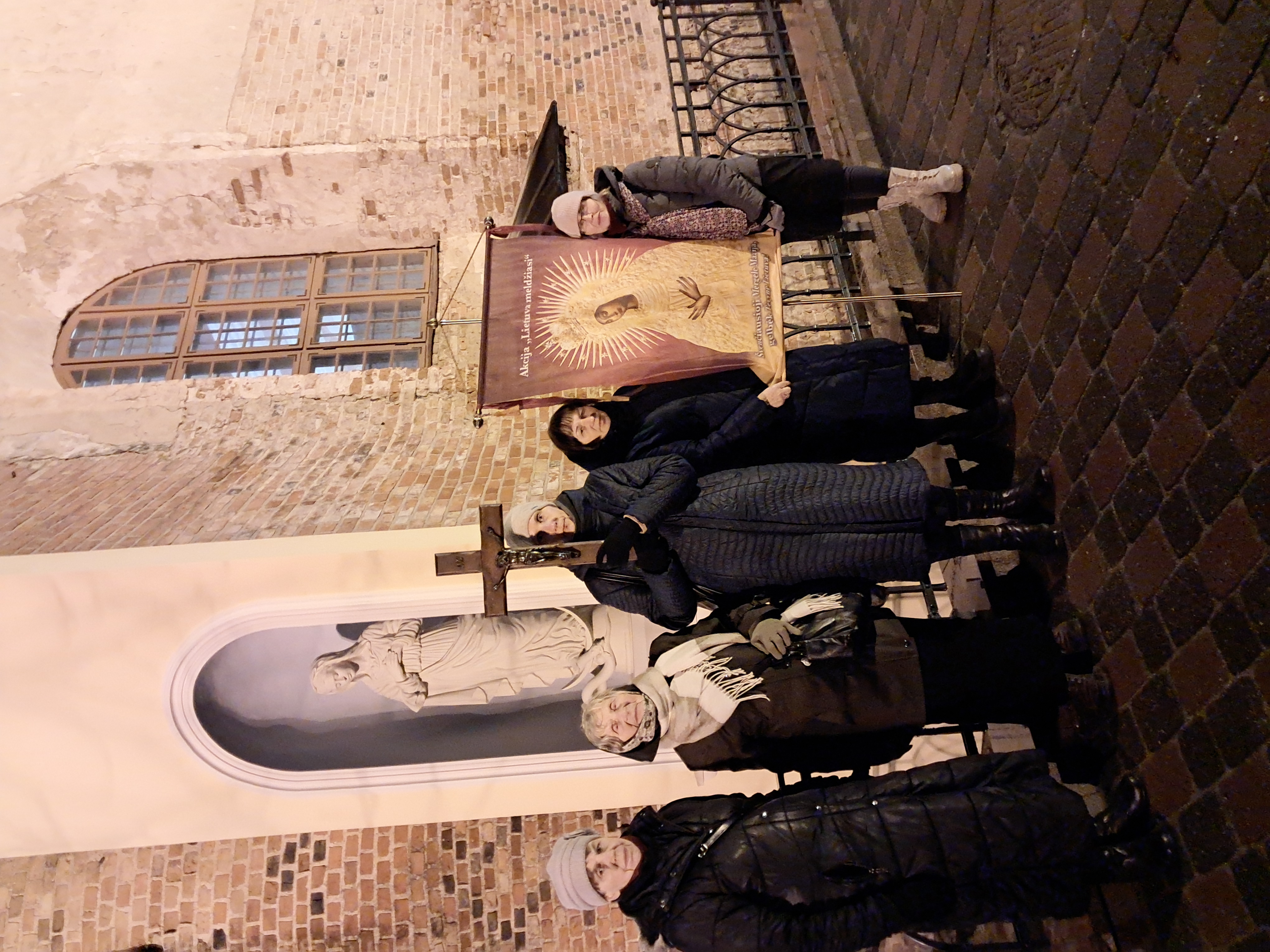 Gruodžio 4 d. Vilniuje meldėsi 5 maldininkės
