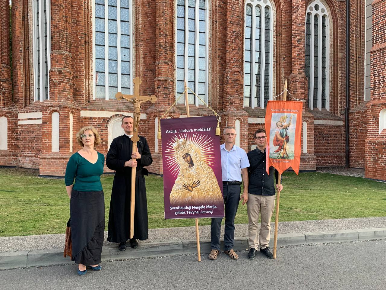 Džiaugiamės naujai prisijungusia maldininke
